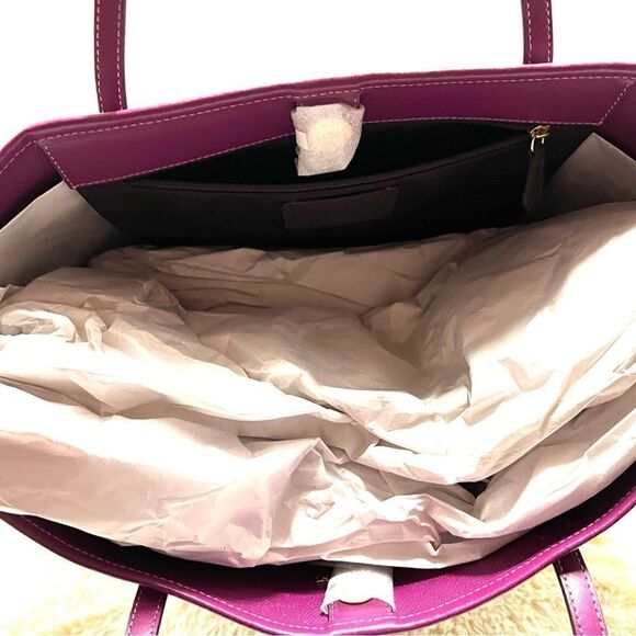 🍀🌷NWT! | Coach City Tote Handbag Signature Canvas Msrp:$398.00 - Picture 9 of 12